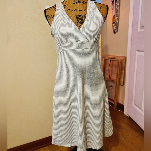 Gilligan & O'Malley Dresses & Skirts - Gillian &O’Malley Sz M Summer Dress